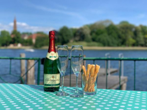 Ferienhaus Seekutter mit eigenem Seezugang, Amt Malchow